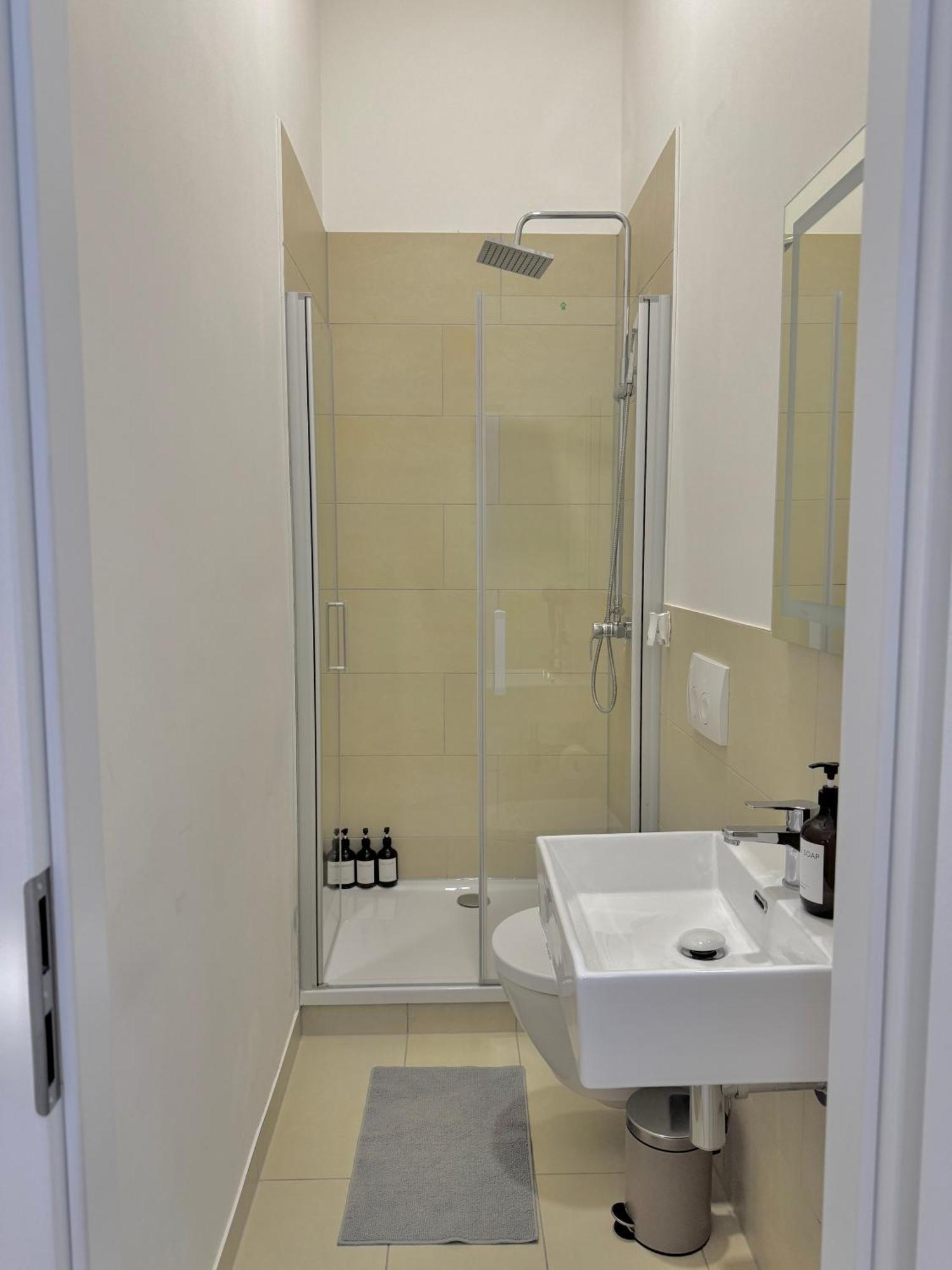 Heaven Homes - Doppelzimmer Mit Eigenem Bad Düsseldorf Extérieur photo