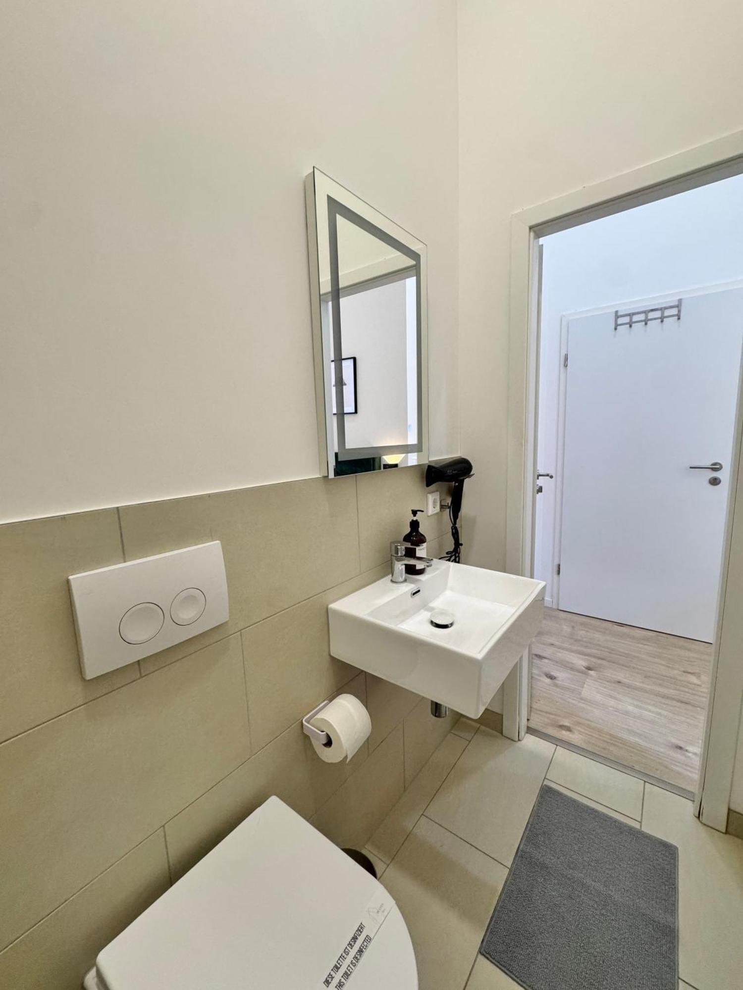 Heaven Homes - Doppelzimmer Mit Eigenem Bad Düsseldorf Extérieur photo